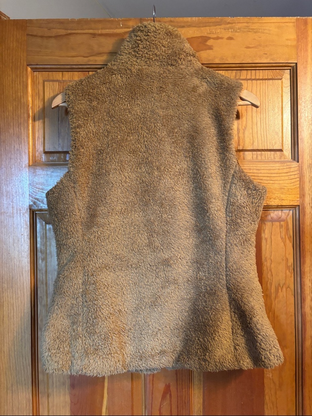 Patagonia Tan Sherpa Vest with Full Zip - Picture 3 of 3